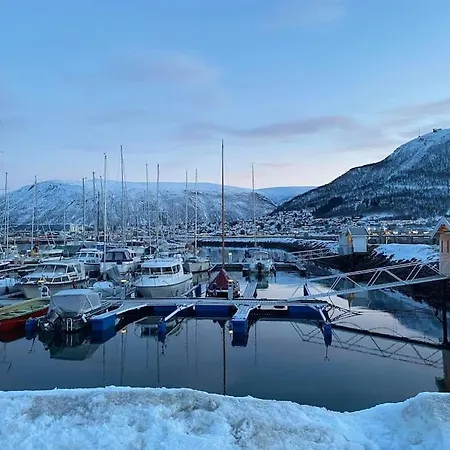Cosy New Studio Apartment 25 Kvm In The Heart Of Tromsoe Exterior photo
